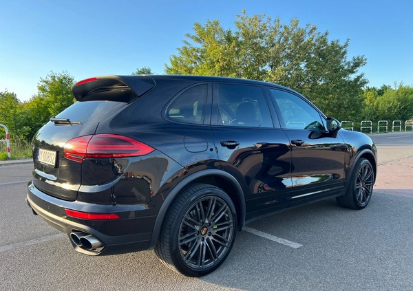 Porsche Cayenne cena 148000 przebieg: 188000, rok produkcji 2015 z Kraków małe 191